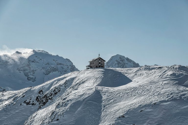 Alta Badia Travel Guide for Skiers and Hikers